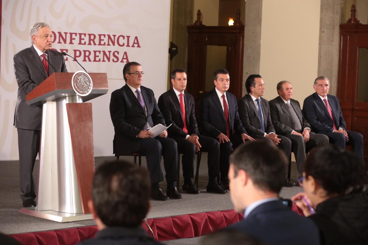 El presidente López Obrador dijo que, si es necesario, "haremos mexicanos" a los niños migrantes. (Jesús Quintanar | Milenio)