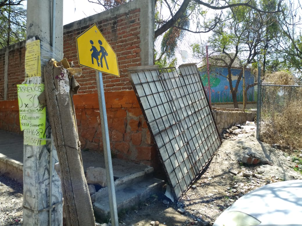 Denuncian foco de infección  cercano a un kinder en León