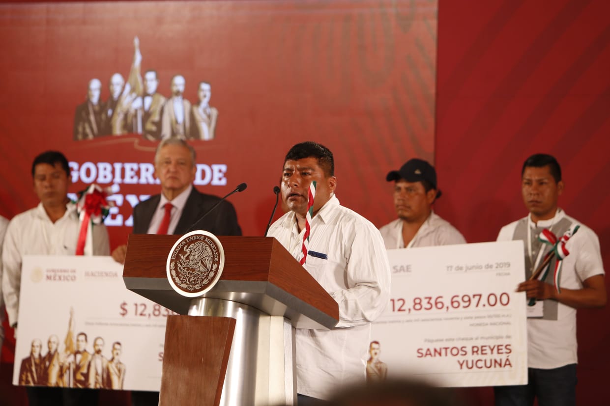 Autoridades de Oaxaca recibieron recursos recabados en la subasta de autos oficiales/Ariana Pérez.