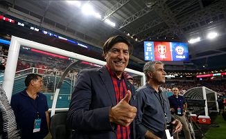 Iván Zamorano durante un partido de futbol. (Twiter)