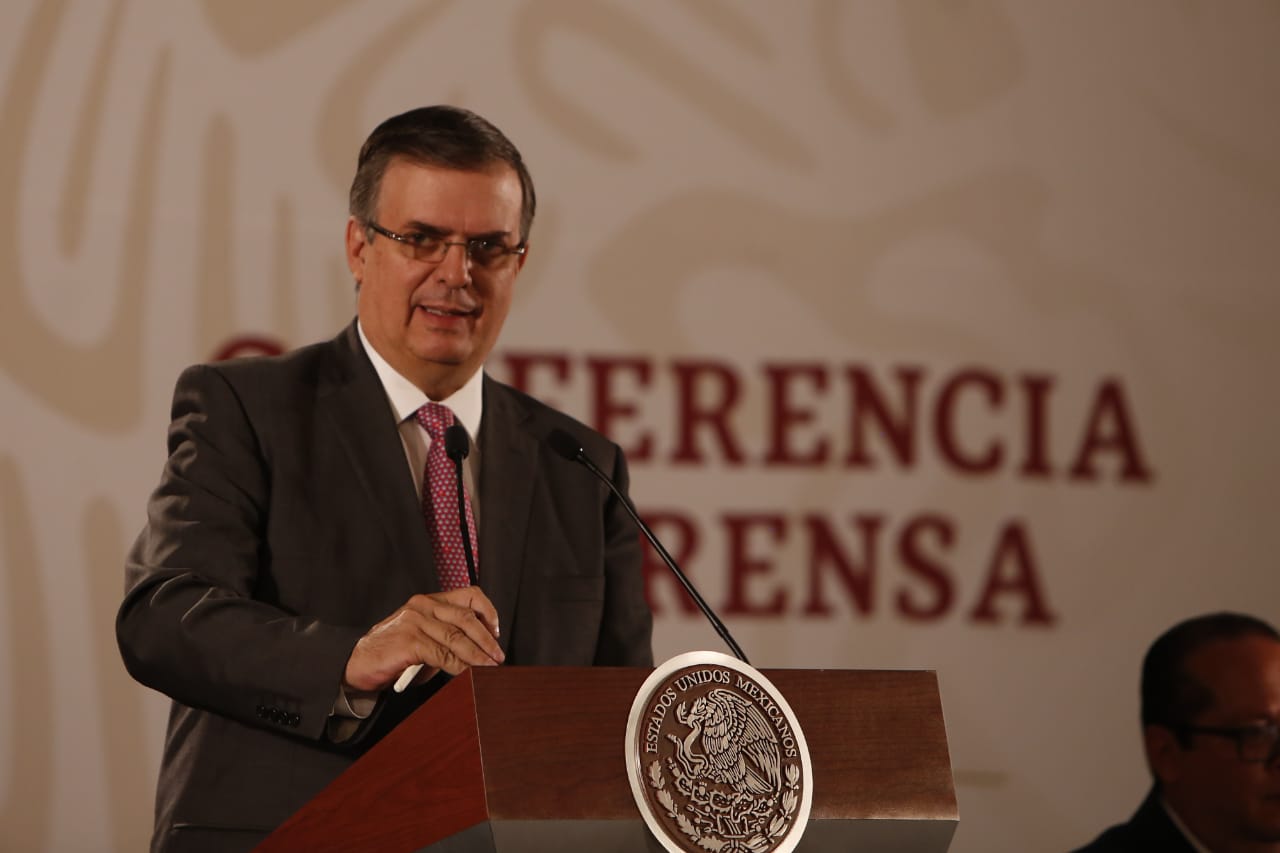 Marcelo Ebrard informó que ya no bastará con que los empresarios digan que no sabían que empleados transportan migrantes. (Ariana Pérez | Milenio)
