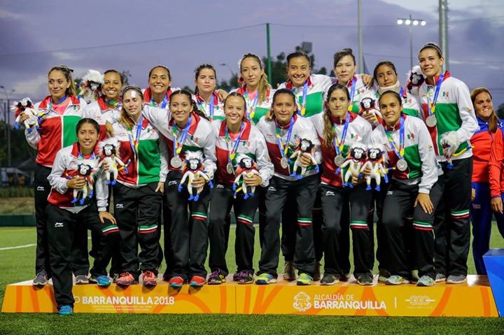 Selección femenil de hockey sobre pasto (@FerOviedoG)
