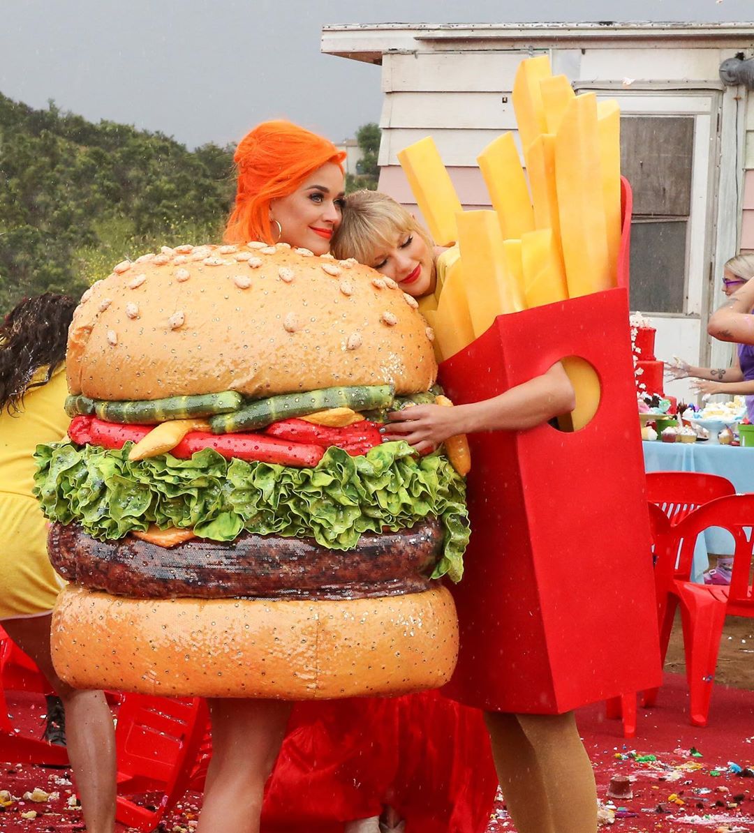 Taylor Swift lanza You Need to Calm Down con Katy Perry (Instagram).
