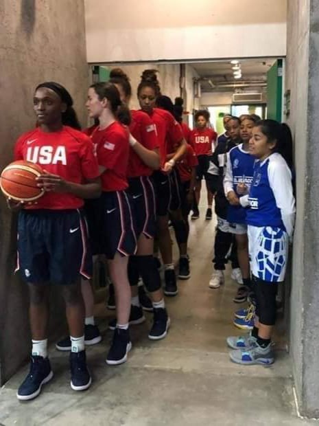 Jugadoras de Estados Unidos y El Salvador en la Liga de las Américas Sub 16 (Especial)