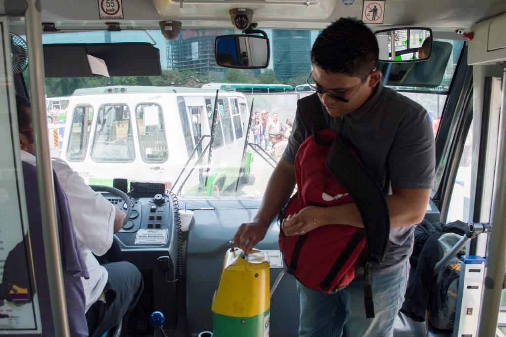 Se prevé que en julio iniciará la instalación de cámaras y GPS en los microbuses. | Cuartoscuro