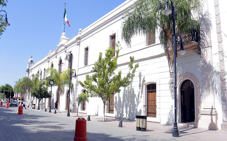 Uno de los sobrinos pasará al cargo de limpieza y ganará 700 pesos diarios. (Archivo)