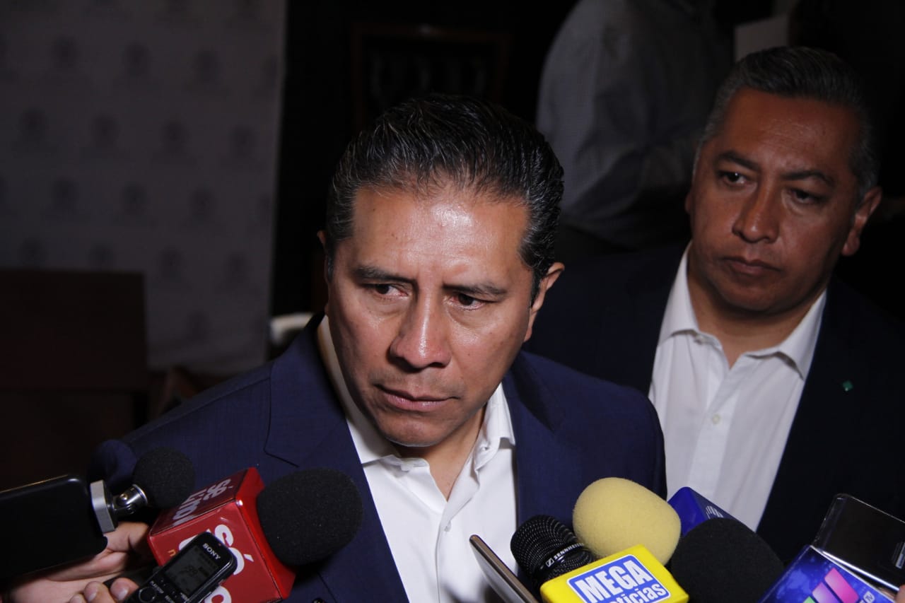 Ajustarán salarios, entregarán uniformes nuevos y dotarán de equipamiento a los policías. (Claudia Aguilar)