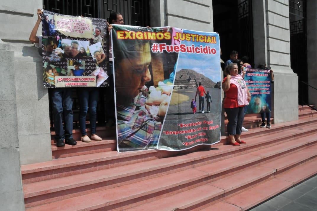 Familiares de Jorge "N" acusado de feminicidio en contra de Benazir (Foto/Noel Vergara)