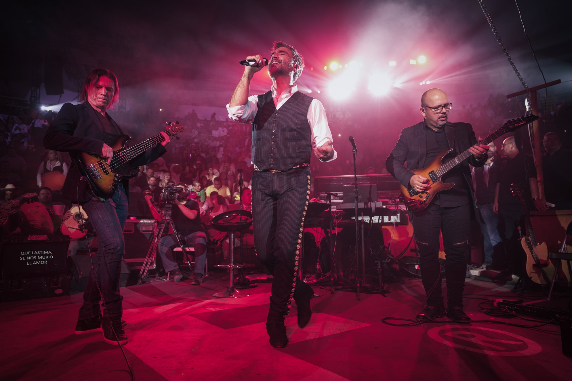 Alejandro Fernández ofrece un concierto privado en el Aditorio Nacional (Facebook)
