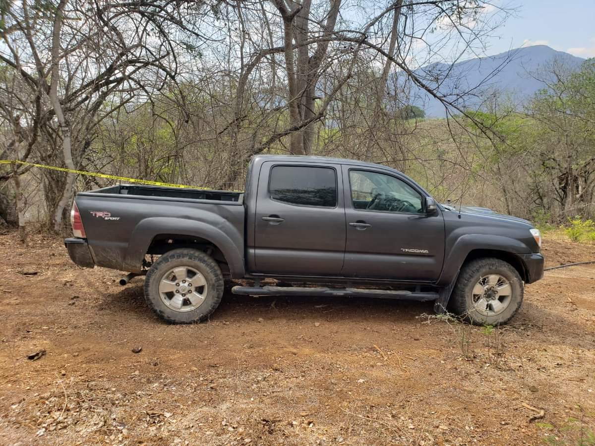 La camioneta fue encontrada junto al cadáver del regidor Pablo Aguirre (Cortesía).