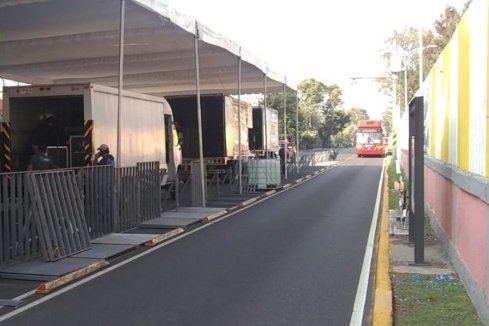 Debido al evento, está cerrada la avenida Eduardo Molina. | Twitter @OVIALCDMX