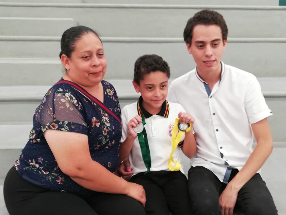 Su hermano fue quien desde pequeño le ayudó a desarrollar sus habilidades. (Kirk Castillo)