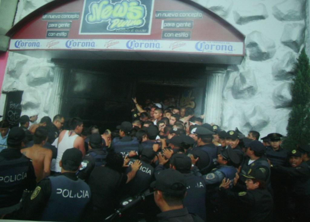 Un operativo policial dejó al menos 12 personas muertas en la discoteca News Divine. (Cuartoscuro)