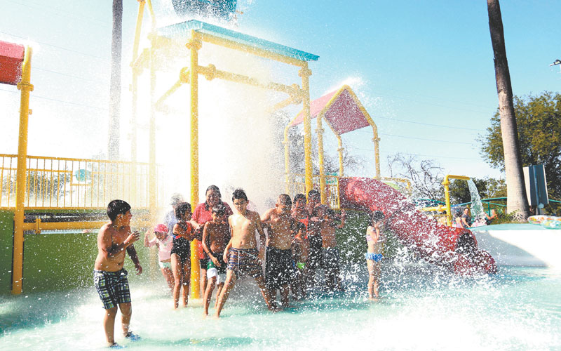 El termómetro alcanzó ayer los 38 grados en Monterrey. (Archivo)