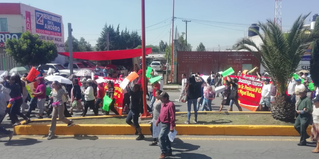 Un grupo de ciudadanos marchó por las calles para manifestar su inconformidad con diversas acciones del gobierno. (Especial)