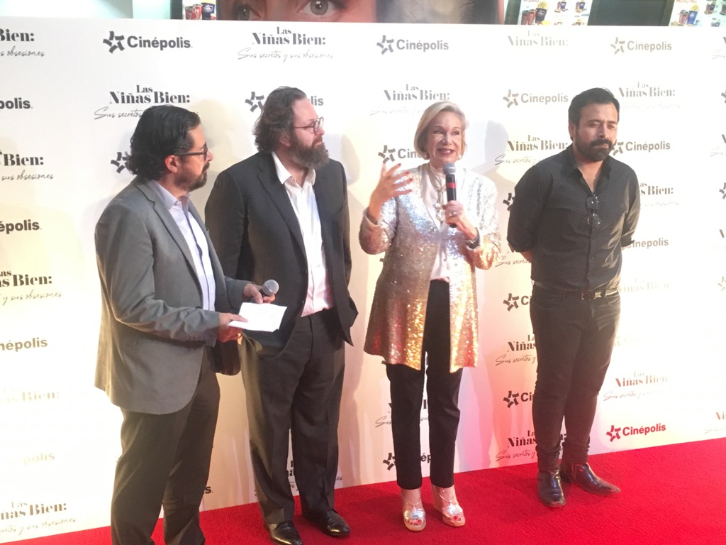 Guadalupe Loaeza inaugura exposición con objetos de 'Las niñas bien' (Cristobal Sandoval)