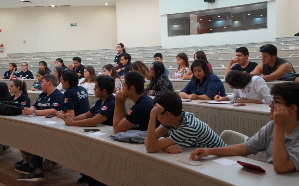 Jóvenes deben despertar el sentido por la innovación y la participación social. (Claudia Luévano)