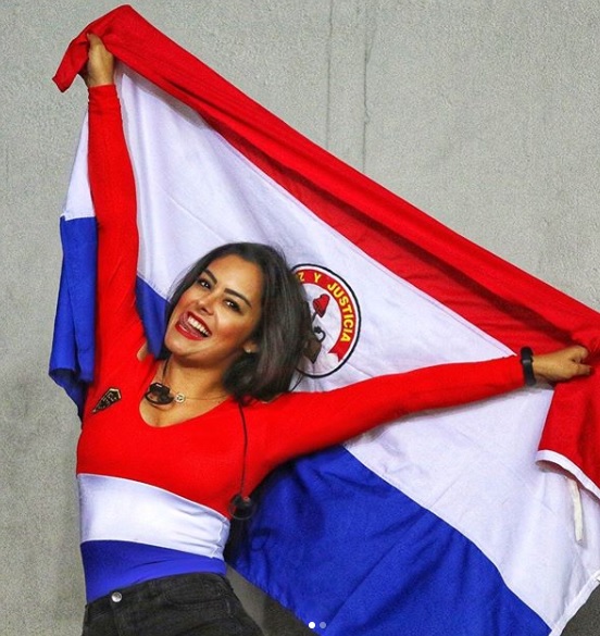 Larissa Riquelme (Instagram: @celio_messias_)
