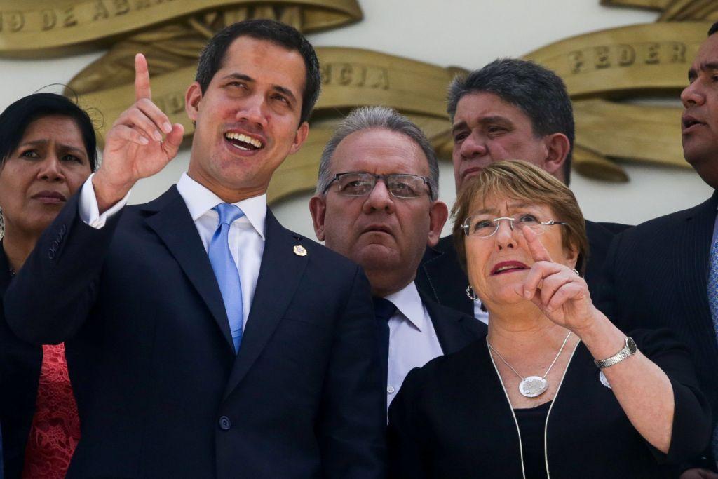 Michelle Bachelet llegó a Venezuela en medio de la tensión por crisis social y económica del país. (AFP)