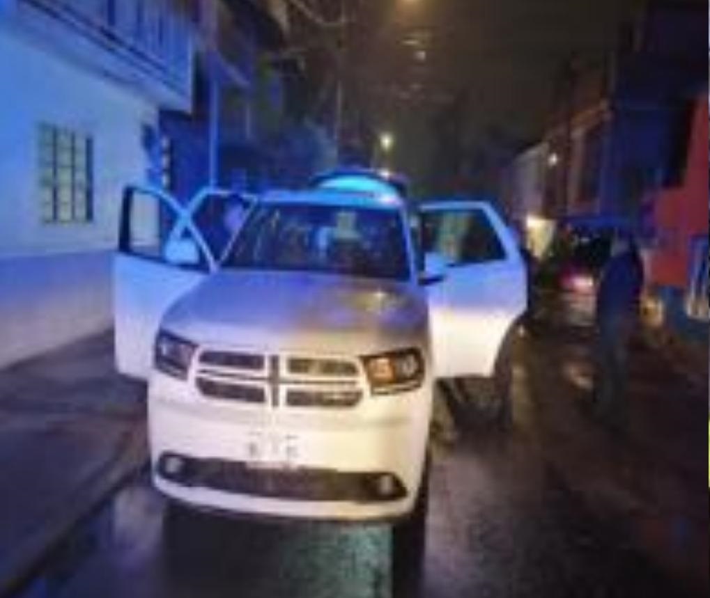 Rescataron al resto de las víctimas dentro de una camioneta. (Especial)