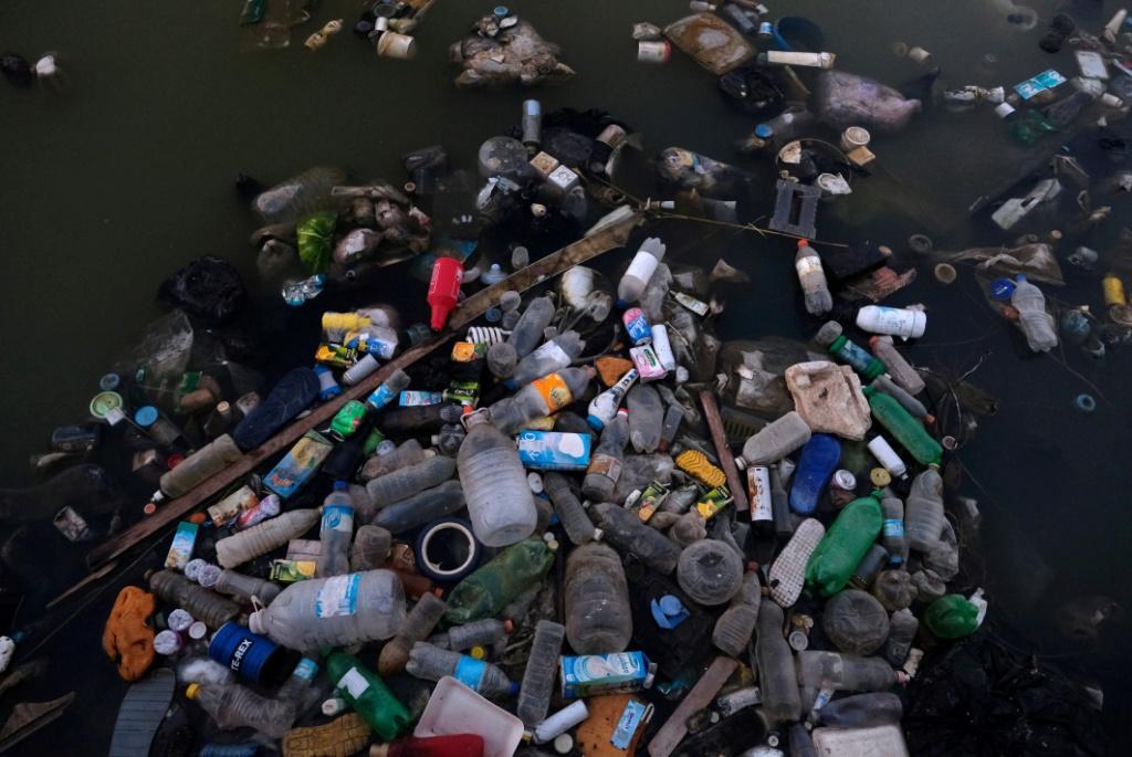 Desde que China prohibió en 2018 la importación de residuos plásticos no reciclables, los envíos se trasladaron en gran parte a países del Sudeste Asi