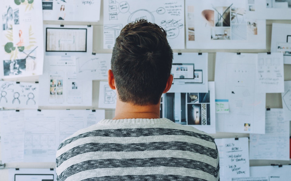 Cuando el estudiante tenga dudas sobre qué estudiar, puede acudir con el resposnable de Orientación Vocacional. (Cortesía Pexels)