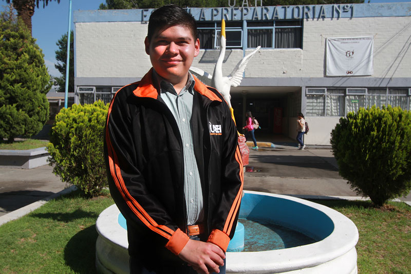 Leonardo Solís Cuadrilla, estudiante de la UAEH. (Cortesía)