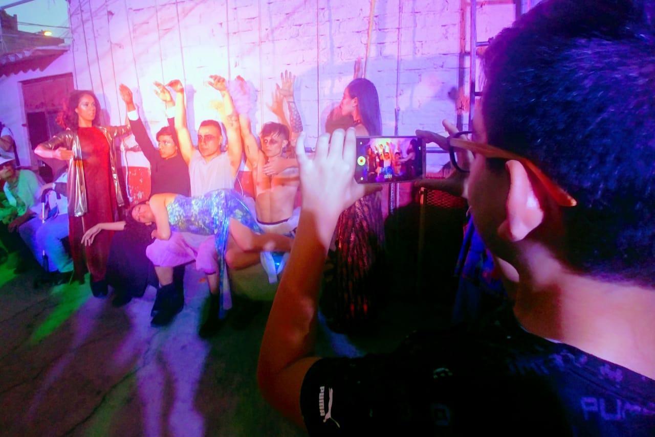 Patios y lavaderos de vecindades se transforman en escenarios de obra de Shakespeare en CdMx