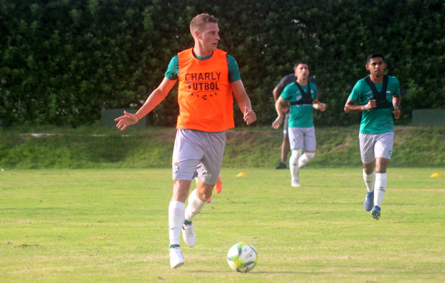 Asegura que una de ses aspiraciones es ser seleccionado por México. (Archivo)