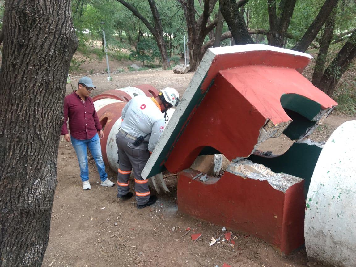 Los cuerpos de rescate acordonaron el área para evitar algún otro accidente. (Erik Solheim Rocha)