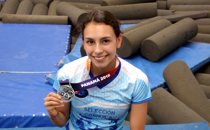 La joven gimnasta desea participar en unas olimpiadas. (Cortesía)
