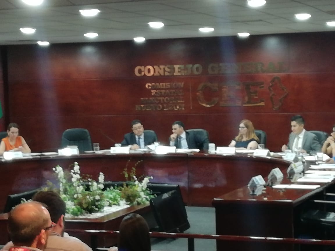 La Comisión Estatal Electoral (CEE) amonestó a Nueva Alianza por relevar datos personales de sus militantes. Foto: Raúl Palacios