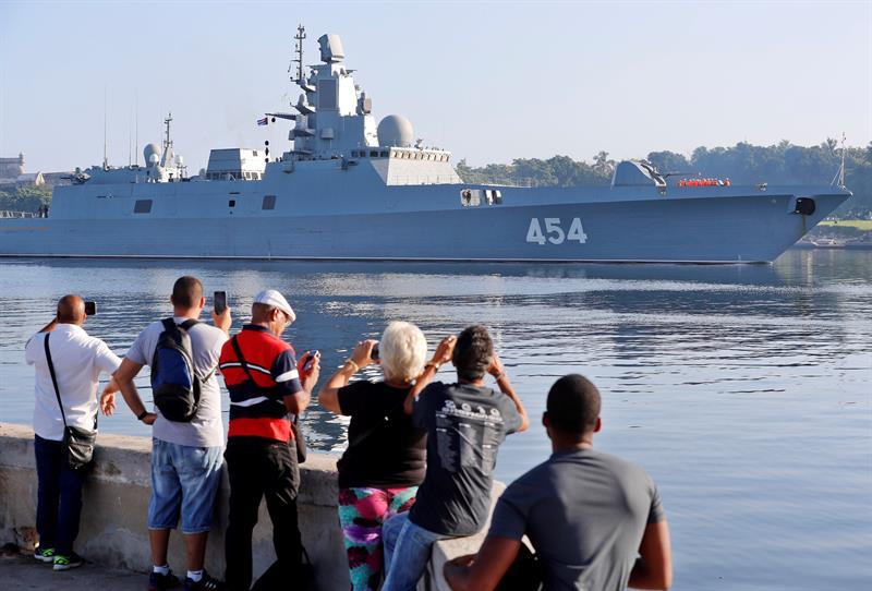 La flotilla arribó al Puerto de La Habana a las 08:20 horas locales. (EFE)