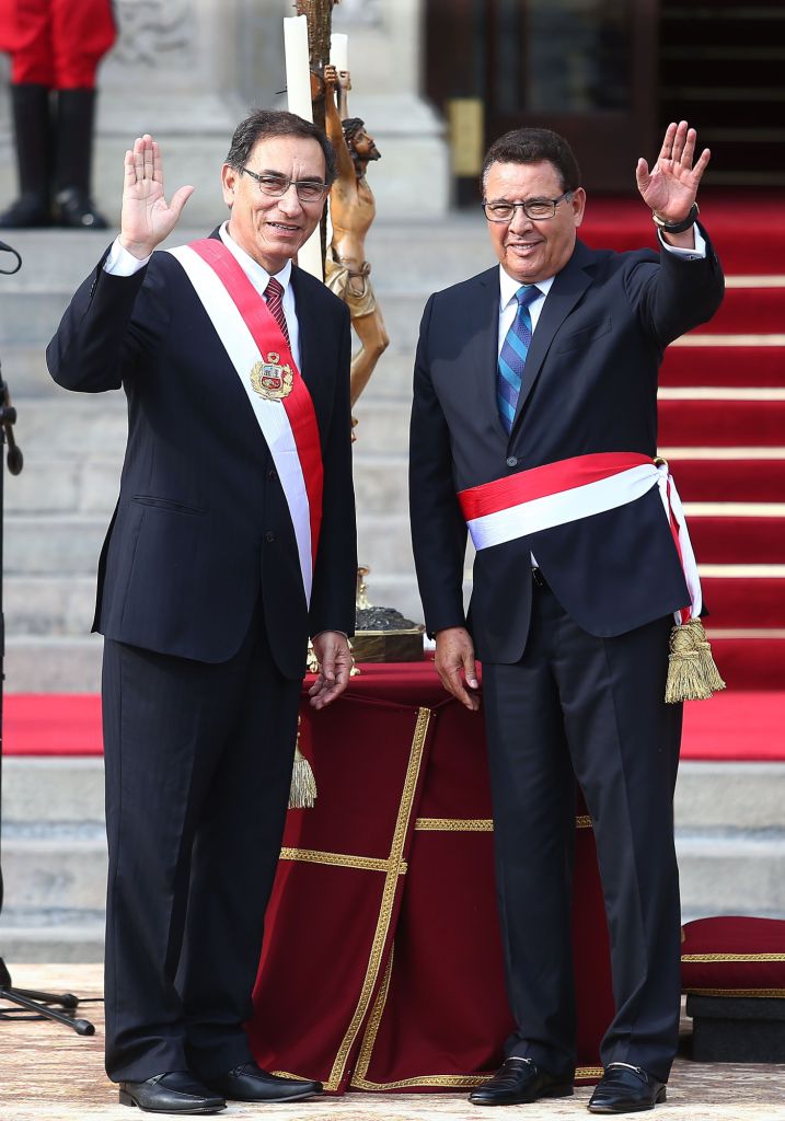 José Huerta (der.) de 71 años había tomado el cargo días después de que Martín Vizcarra (izq.) tomara el poder tras la renuncia de Kuczynski (EFE)