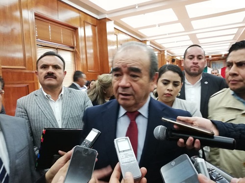 Los legisladores locales se reunieron con los alcaldes. (Claudia Hidalgo)