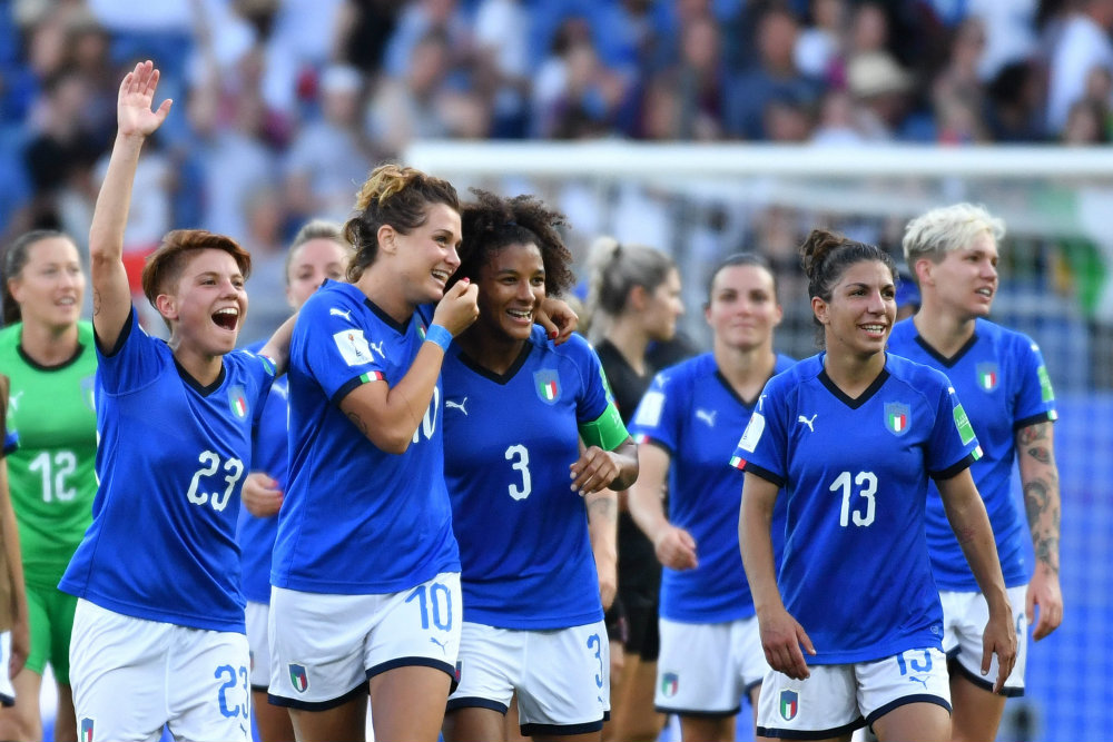 Italia avanzó a Cuartos del Mundial Femenil (AFP)