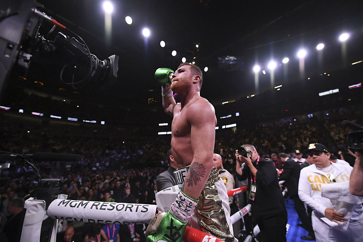'Canelo' Álvarez se convierte en campeón franquicia del CMB (Imago 7)