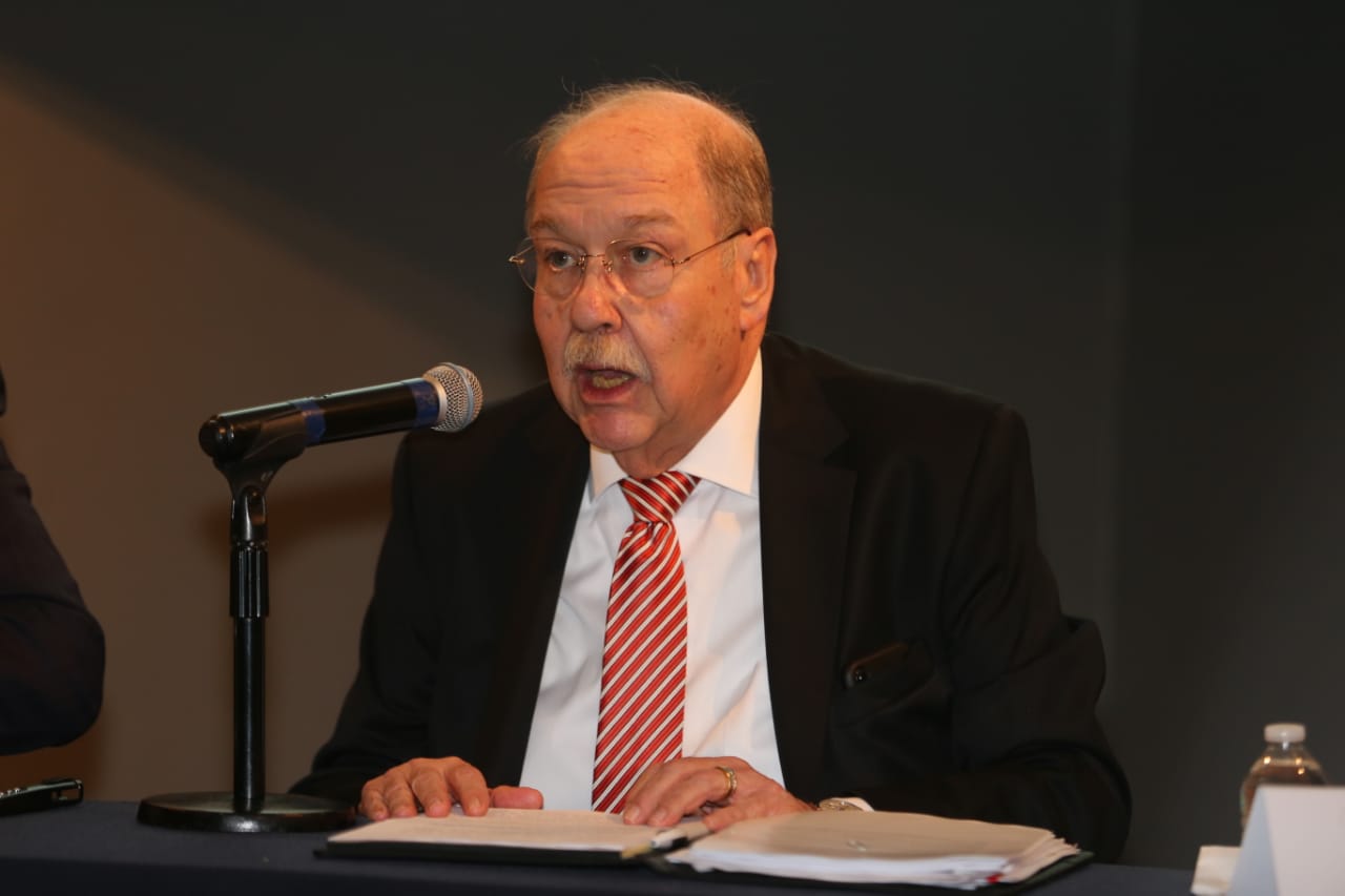 Conferencia de Javier Coello, abogado de Lozoya. Javier Ríos