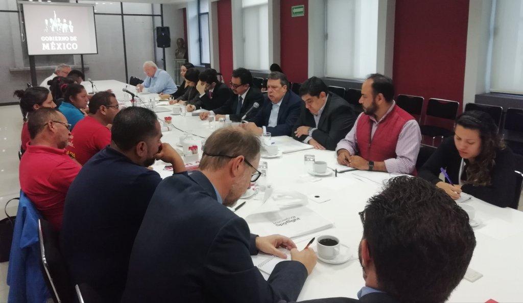El ex mandatario se reunió con los padres por primera vez.