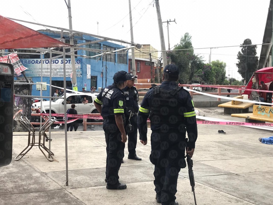Un hombre murió luego de aventarse de un puente en el municipio de Nezahualcóyotl. (Jorge Becerril)