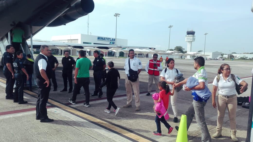 Los migrantes fueron trasladados vía aérea (@INAMI_mx)