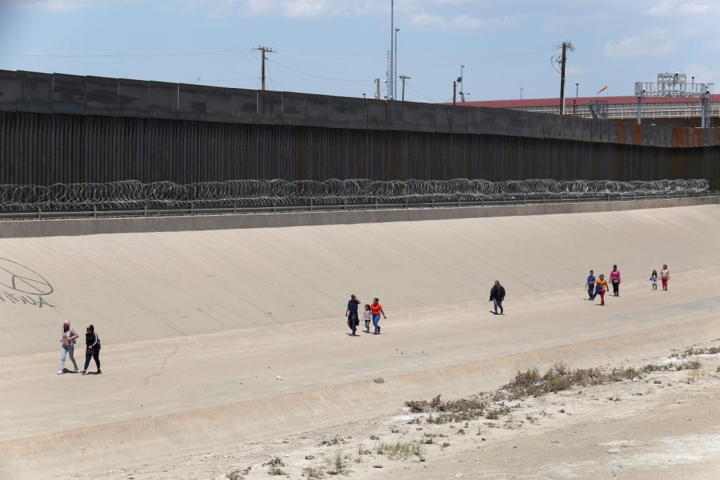 Las propuestas en ambas cámaras garantizan que los fondos no puedan desviarse para la construcción del muro fronterizo que prometió Trump. Reuters