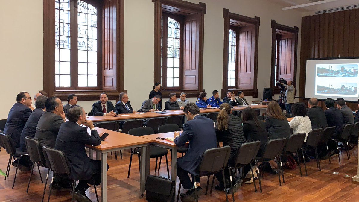 Reunión de rectores con gabinete de seguridad de la CdMx por el tema de senderos seguros. (Tomado de @armandomg)