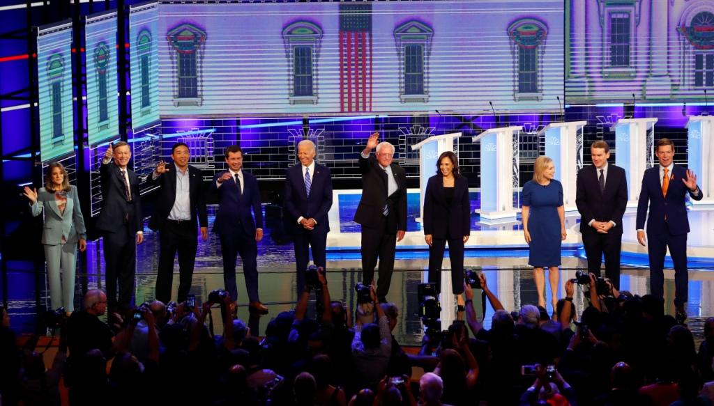 Los candidatos más esperados, por ser punteros, eran Joe Biden y Bernie Sanders (AP)