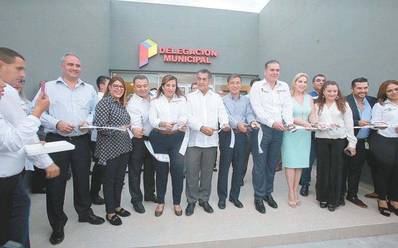 En el evento estuvieron autoridades municipales, federales, diputados y de Kia. (Leonel Rocha)