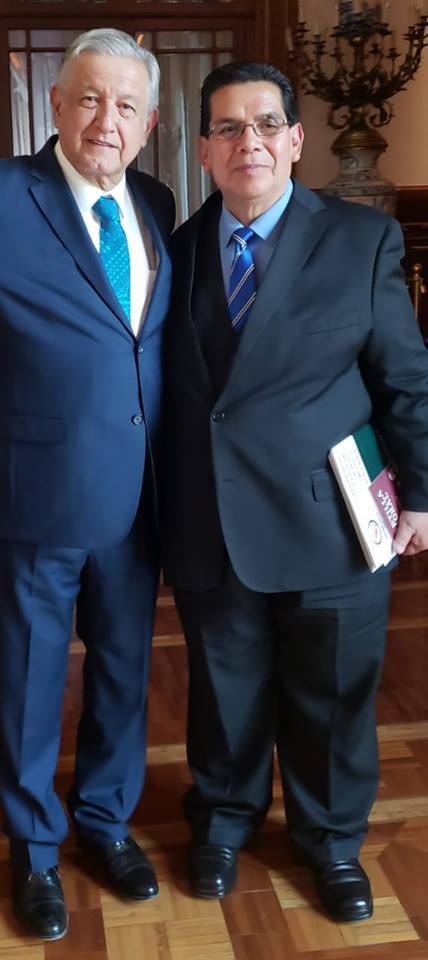 EL Presidente se ha reunido con el líder de Confraternice. (Facebook Arturo Farela)