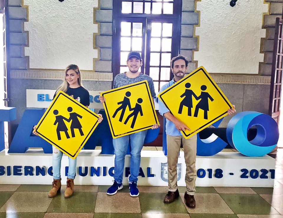 Señaléticas para promover la inclusión de los géneros (Foto/Vía Facebook)