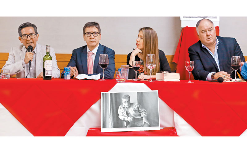 José Luis Martínez S., Armando González Torres, Julia Santibáñez y Héctor de Mauleón. (Ariana Pérez)