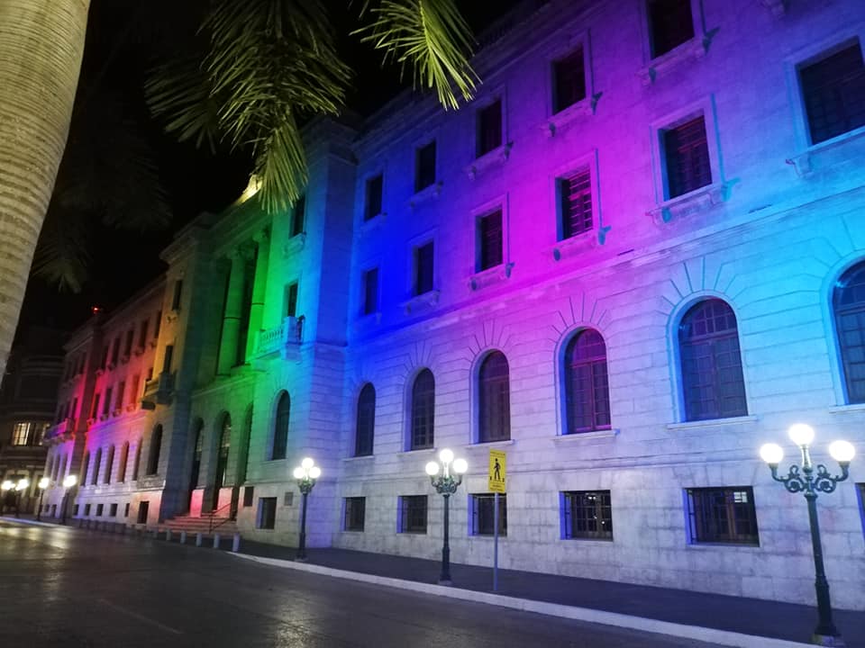 Palacio Municipal de Tampico se reviste con los colores del orgullo gay (Foto/VíaFacebok)