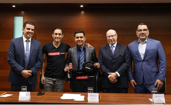 Premian a estudiante de CUTonalá. (Universidad de Guadalajara)